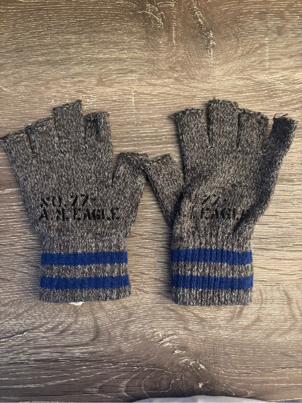American Eagle Outfitters Gray Fingerless Knit Gloves with Blue Stripes